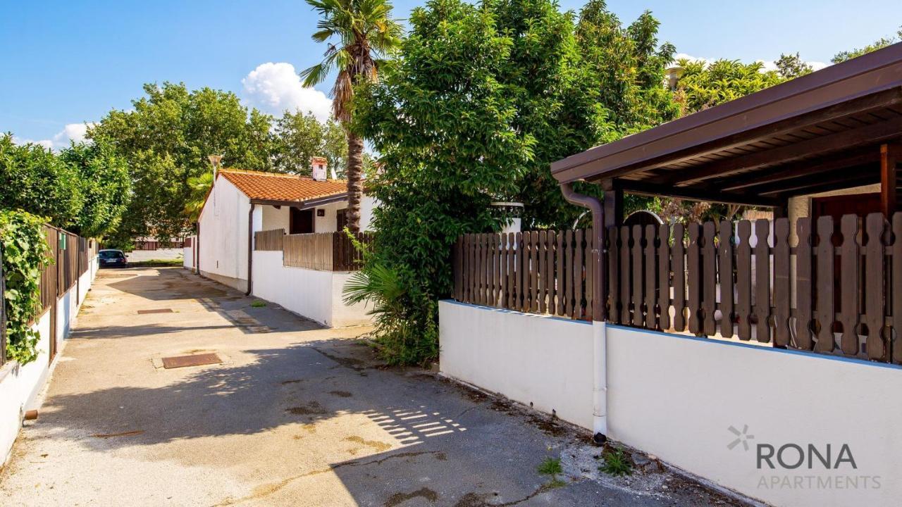 Rona Holiday Home Ana 포레치 외부 사진
