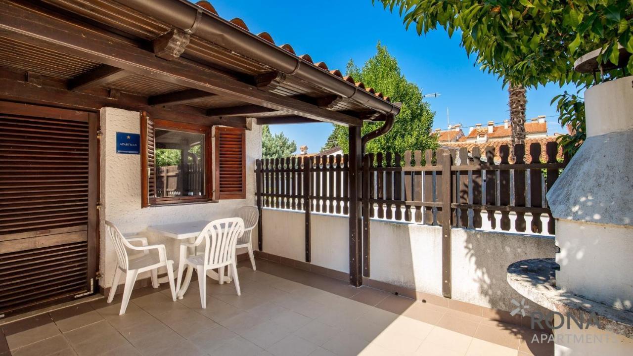Rona Holiday Home Ana 포레치 외부 사진