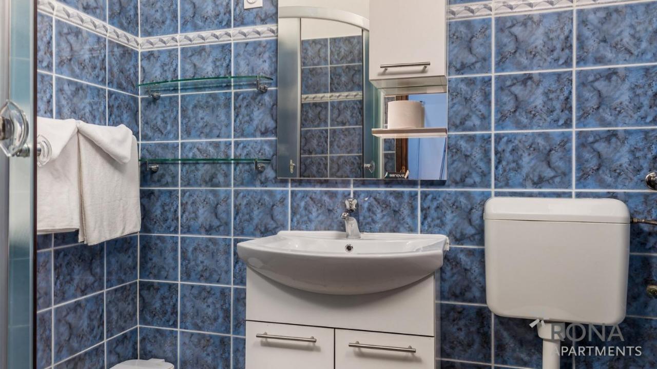Rona Holiday Home Ana 포레치 외부 사진