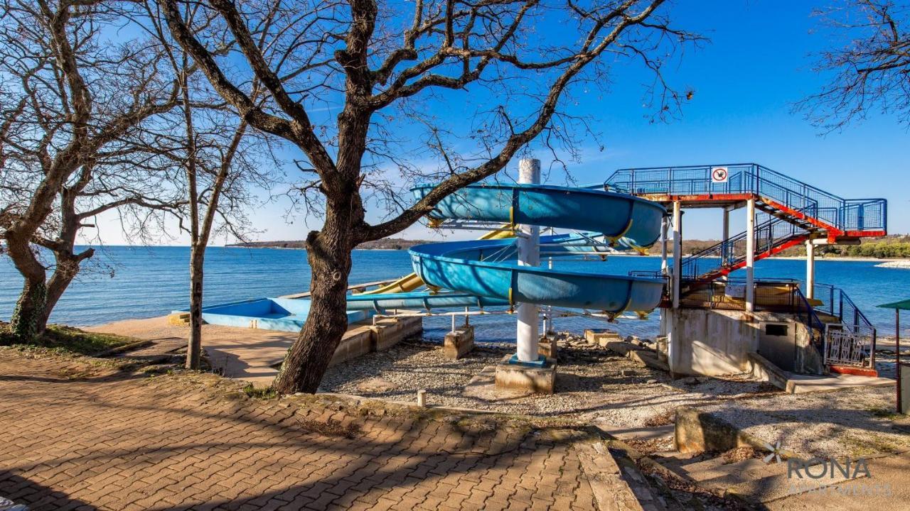 Rona Holiday Home Ana 포레치 외부 사진